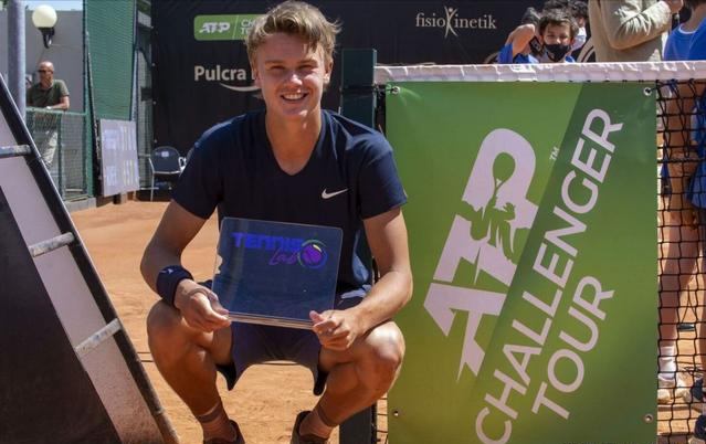 强势表现 强势表现