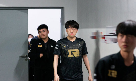 三者缺一不 三者缺一不